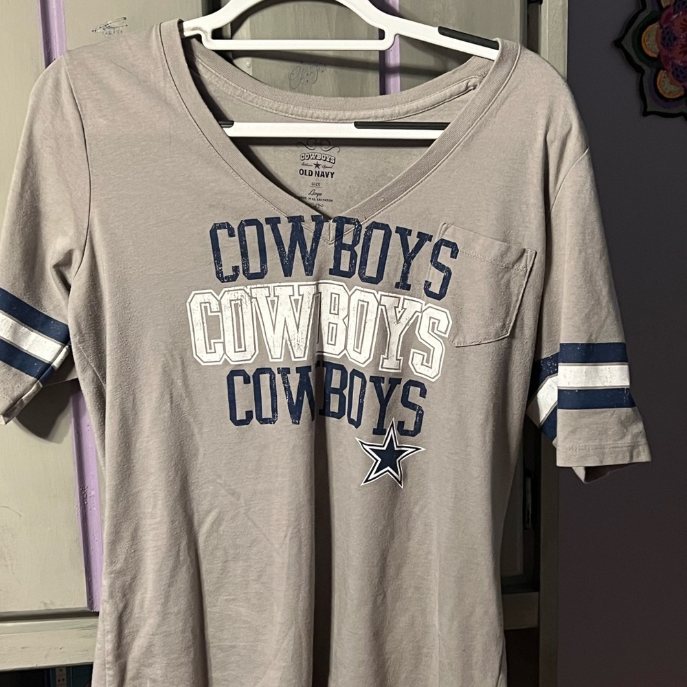 Old navy v neck tee